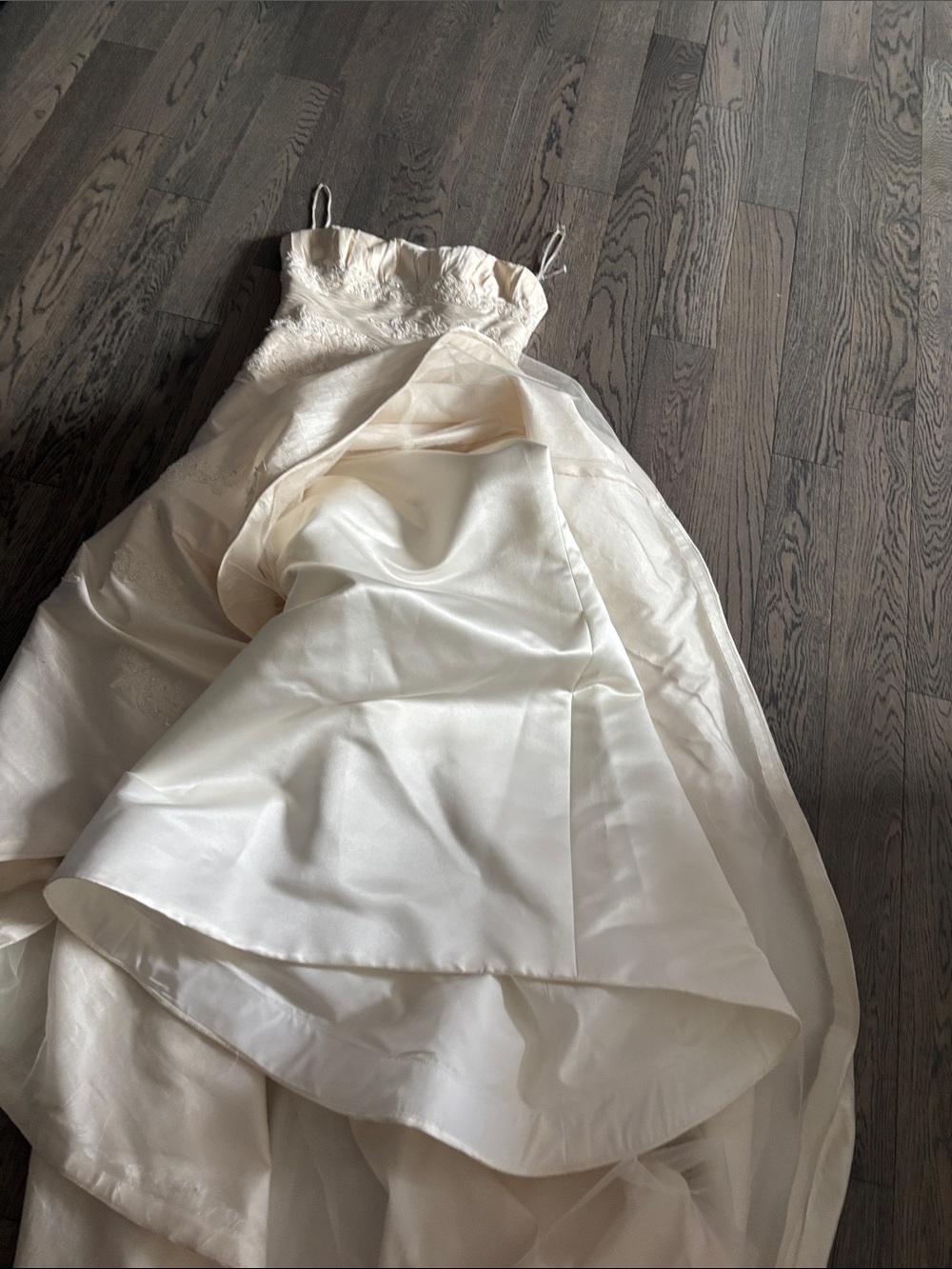 Pronovias Ivory Elegant Strapless Lace-Detail Mermaid Wedding Dress - Picture 15 of 17